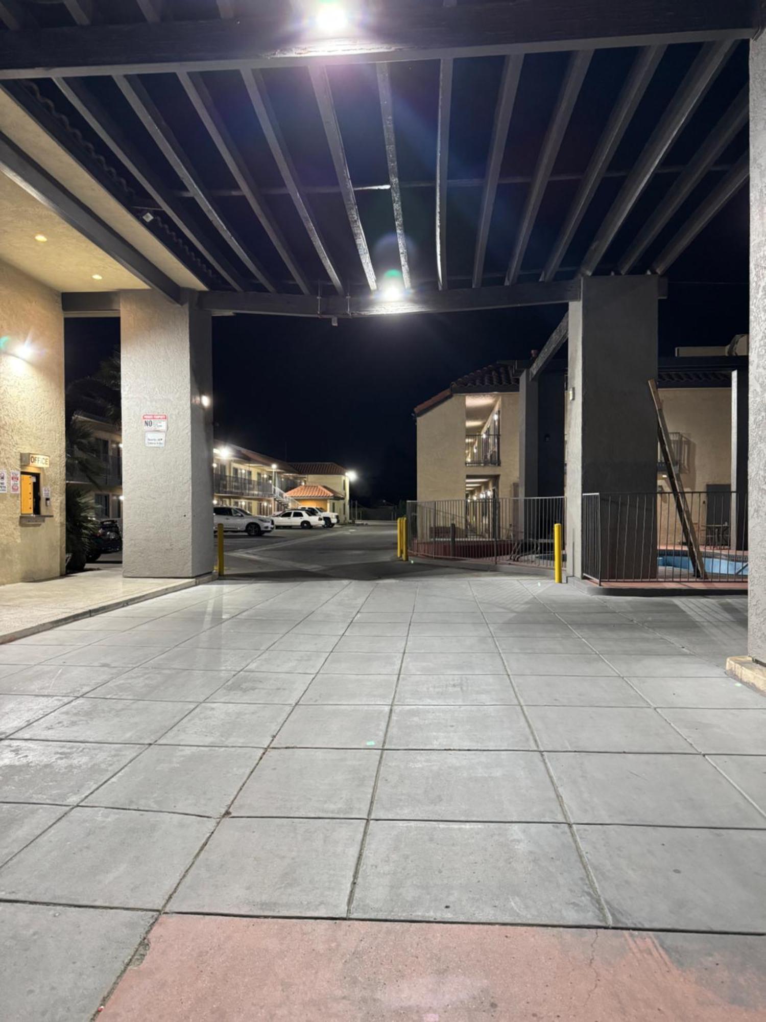 Baymont By Wyndham Bakersfield Hotel Exterior photo