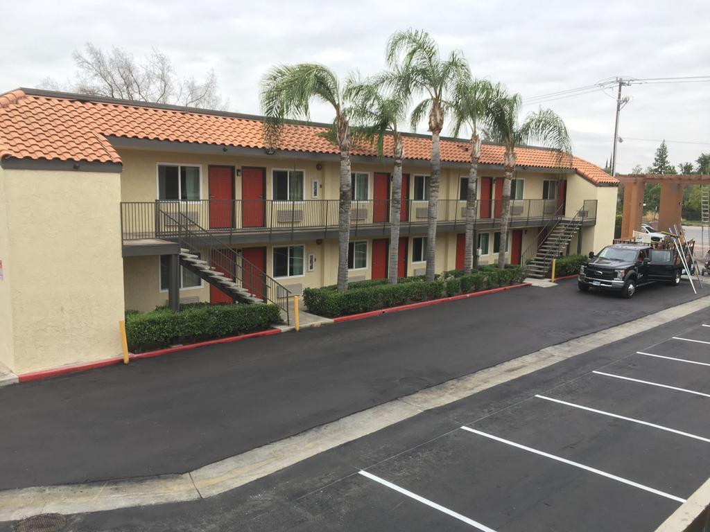 Baymont By Wyndham Bakersfield Hotel Exterior photo